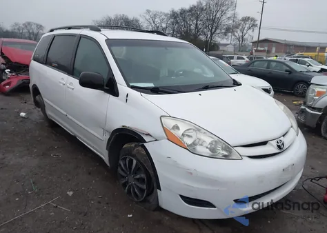 2010 Toyota Sienna Le z USA, uszkodzony, nr VIN 5TDKK4CC8AS318947